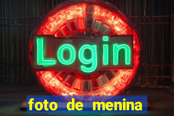 foto de menina bonita fake cacheada